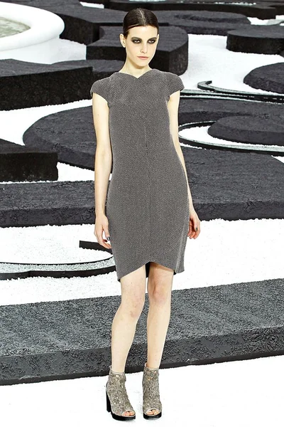 Look 12
